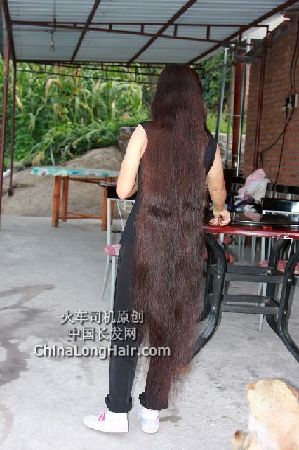去雾灵山玩住在农家院的长发女