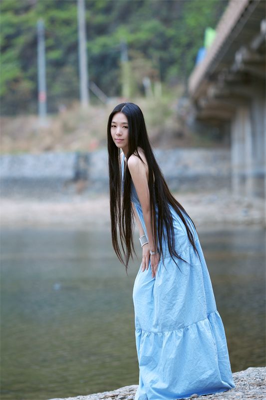长发美女二雪的外拍写真