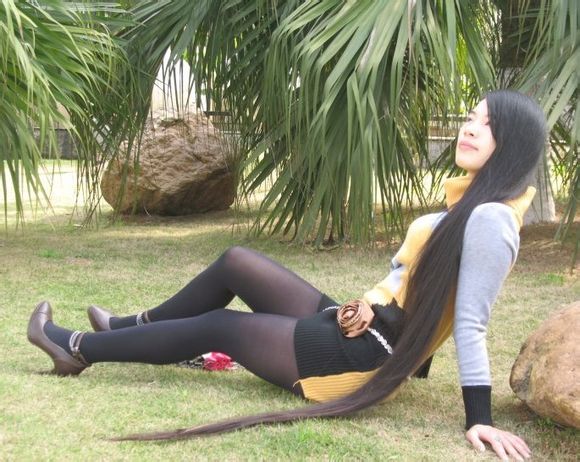 高跟旗袍的长发女
